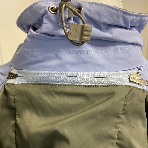 The North Face Women’s Jacket Waterproof HyVent size Medium GREAT condition - Picture 10 of 16